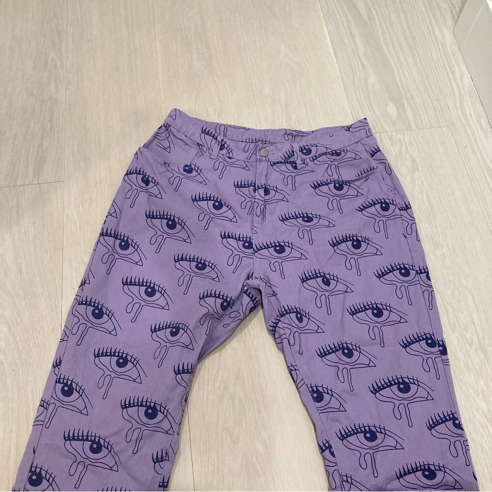 SHEIN | Curve Eye Graphic Jeans - Picture 9 of 10